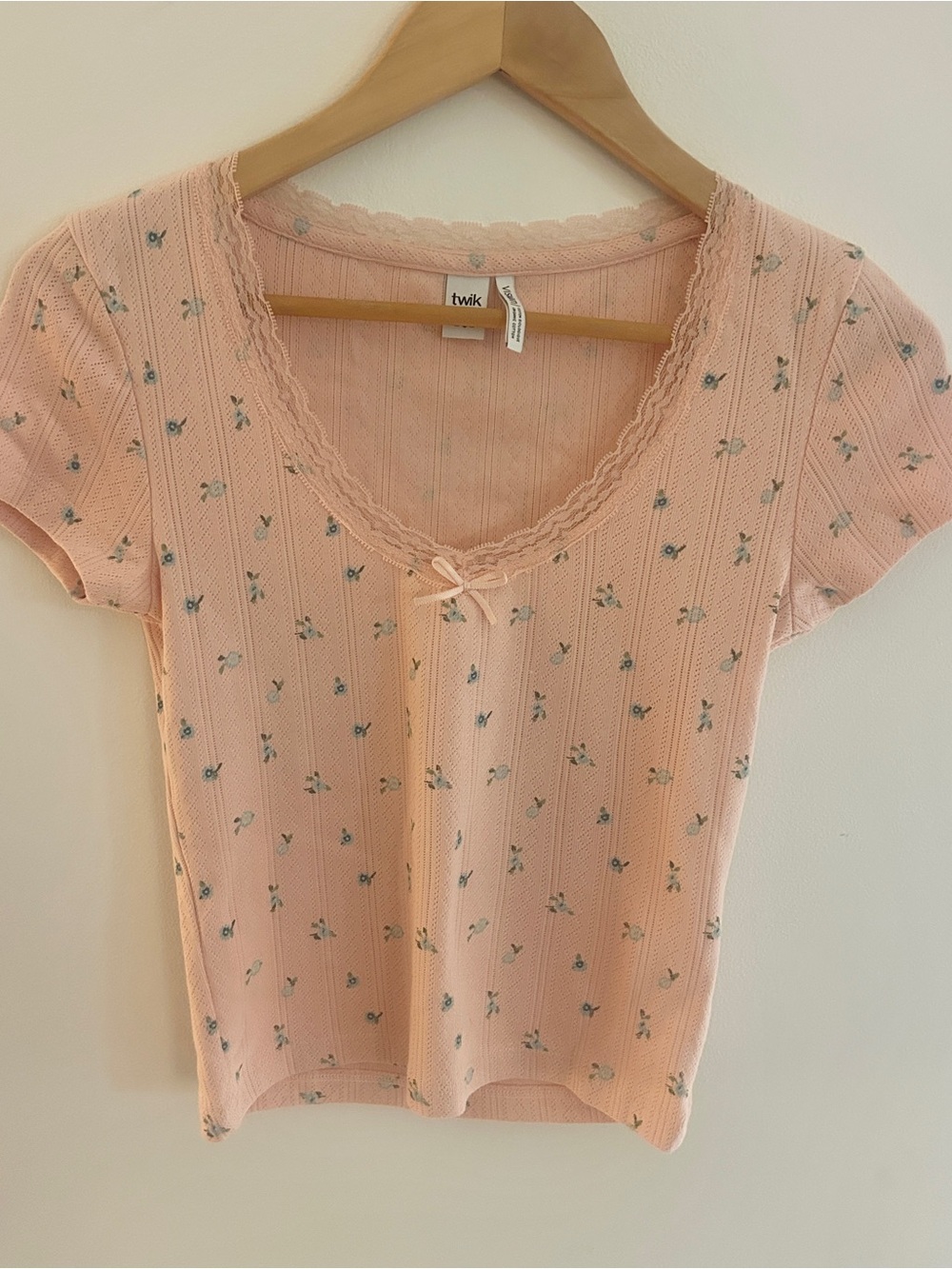 Perfect *Bundle of 6* New & Like New Tees & Tank Tops • M • Twik/H&M/OldNavy